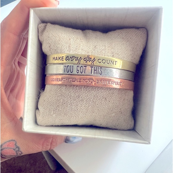 Hello, Happy bangle set - Picture 1 of 2